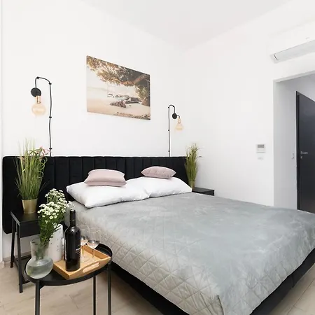 Apartment Easy Rent - Smart 5, 24h Check-in